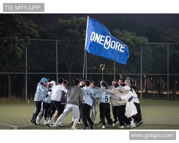 重庆飞盘队在极限运动世界杯上的拼搏历程与荣耀时刻分享 重庆飞盘队在极限运动世界杯上的拼搏历程与荣耀时刻分享